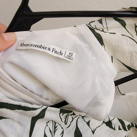 Abercrombie and Fitch Twist-Front Mini Dress XS Regular Height Fit - Picture 10 of 12